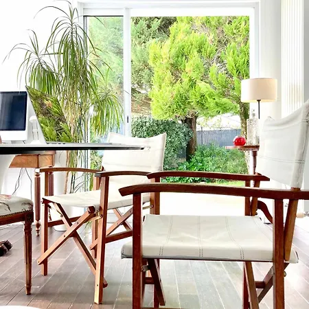 Maison Centre Avec Jardin , Terrasse, Et Garage Velos Hébergement de vacances La Rochelle (Charente-Maritime)